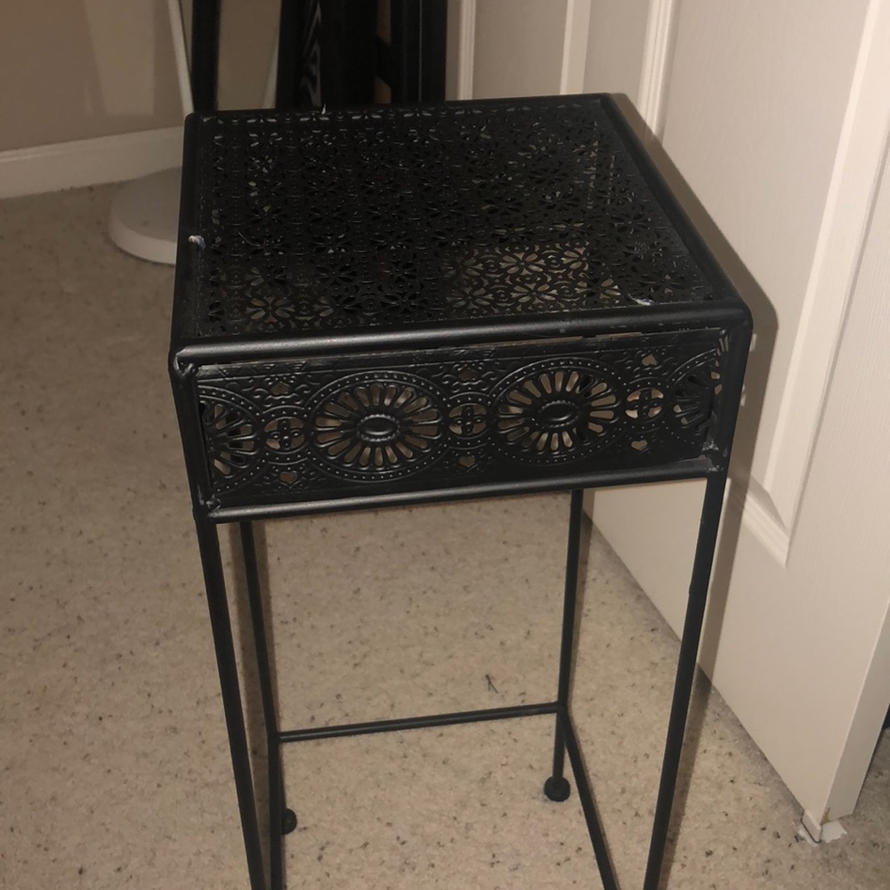Bed side table